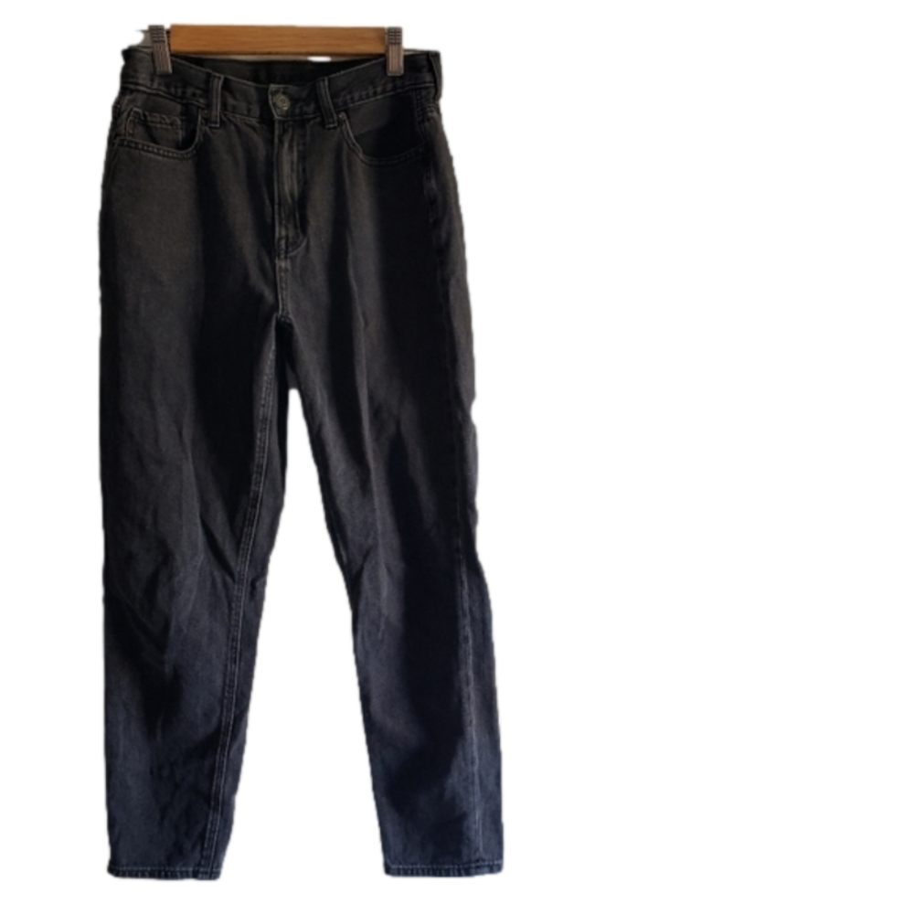 American Eagle high rise black wash mom jeans 4